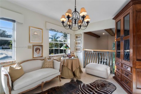 House in Coral Gables, Florida 4 bedrooms, 313.17 sq.m. № 1691296 - photo 16