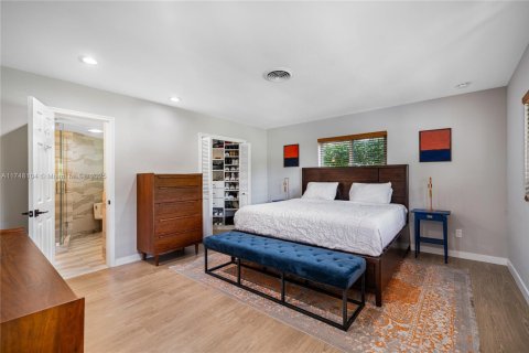 House in Miami Shores, Florida 3 bedrooms, 203.73 sq.m. № 1707998 - photo 4