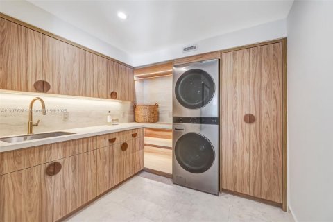 Casa en venta en Miami Shores, Florida, 5 dormitorios № 1964822 - foto 28