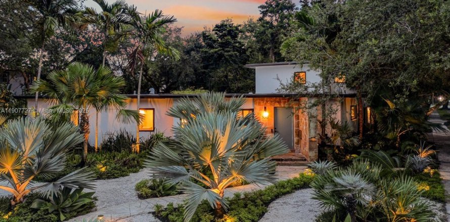Casa en Miami Shores, Florida 5 dormitorios № 1964822