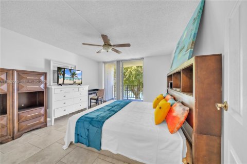 Снять в аренду кондоминиум в Халландейл-Бич, Флорида 2 спальни, 139.35м2, № 2024553 - фото 22