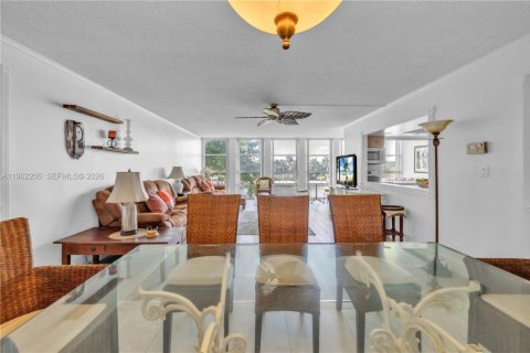 Снять в аренду кондоминиум в Халландейл-Бич, Флорида 2 спальни, 139.35м2, № 2024553 - фото 11