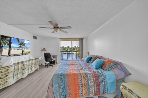 Снять в аренду кондоминиум в Халландейл-Бич, Флорида 2 спальни, 139.35м2, № 2024553 - фото 25