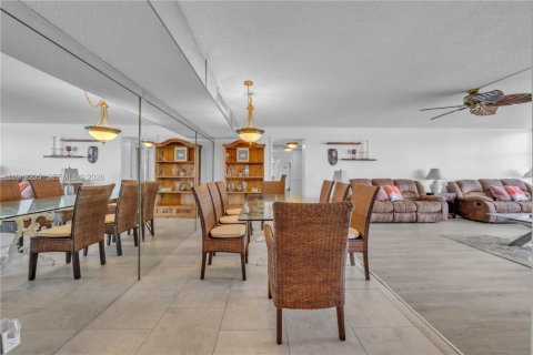 Снять в аренду кондоминиум в Халландейл-Бич, Флорида 2 спальни, 139.35м2, № 2024553 - фото 7