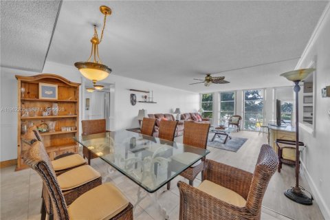 Снять в аренду кондоминиум в Халландейл-Бич, Флорида 2 спальни, 139.35м2, № 2024553 - фото 8