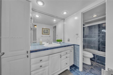 Снять в аренду кондоминиум в Халландейл-Бич, Флорида 2 спальни, 139.35м2, № 2024553 - фото 23