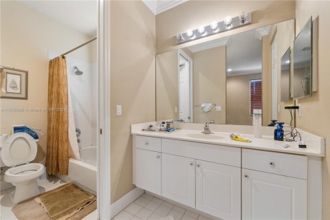 House in Wellington, Florida 6 bedrooms, 383.04 sq.m. № 1862977 - photo 25