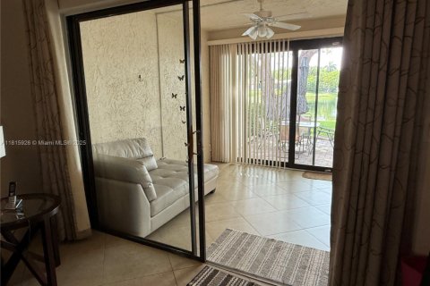 House in Deerfield Beach, Florida 2 bedrooms, 113.81 sq.m. № 1804180 - photo 6