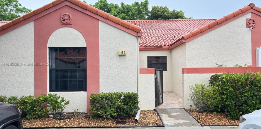 House in Deerfield Beach, Florida 2 bedrooms, 113.81 sq.m. № 1804180