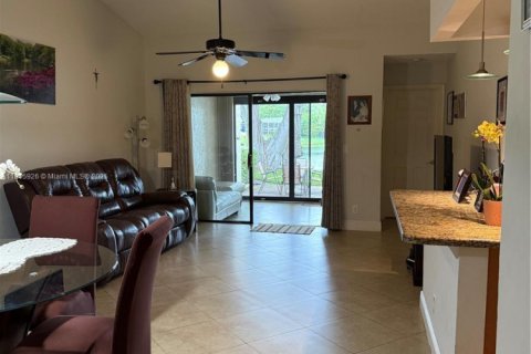 House in Deerfield Beach, Florida 2 bedrooms, 113.81 sq.m. № 1804180 - photo 12