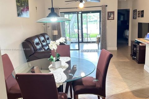 House in Deerfield Beach, Florida 2 bedrooms, 113.81 sq.m. № 1804180 - photo 13