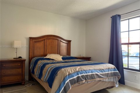 House in Deerfield Beach, Florida 2 bedrooms, 113.81 sq.m. № 1804180 - photo 14