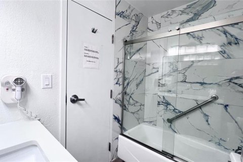 Купить кондоминиум в Раскин, Флорида 3 комнаты, 32.98м2, № 1520587 - фото 12