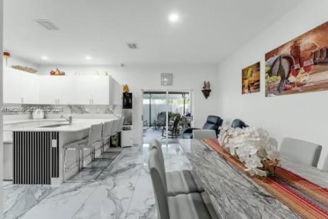 Adosado en venta en Homestead, Florida, 3 dormitorios, 149.76 m2 № 2153201 - foto 9