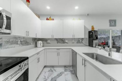 Adosado en venta en Homestead, Florida, 3 dormitorios, 149.76 m2 № 2153201 - foto 11