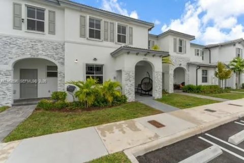 Adosado en venta en Homestead, Florida, 3 dormitorios, 149.76 m2 № 2153201 - foto 3