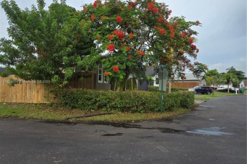 House in Homestead, Florida 2 bedrooms, 93.92 sq.m. № 1820333 - photo 4