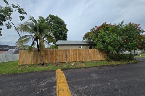 House in Homestead, Florida 2 bedrooms, 93.92 sq.m. № 1820333 - photo 2