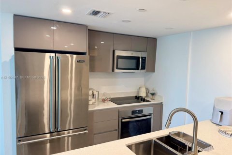Copropriété à vendre à North Miami Beach, Floride: 2 chambres, 101.91 m2 № 2409037 - photo 26