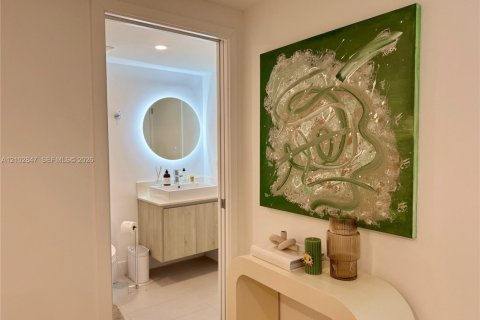 Copropriété à vendre à North Miami Beach, Floride: 2 chambres, 101.91 m2 № 2409037 - photo 13