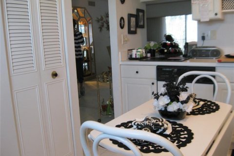 Condo in Bradenton, Florida, 2 bedrooms  № 1635805 - photo 7