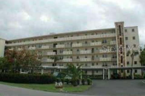 Condo in Bradenton, Florida, 2 bedrooms  № 1635805 - photo 1