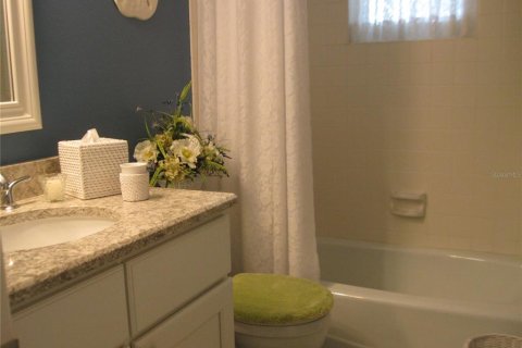 Condo in Bradenton, Florida, 2 bedrooms  № 1635805 - photo 11