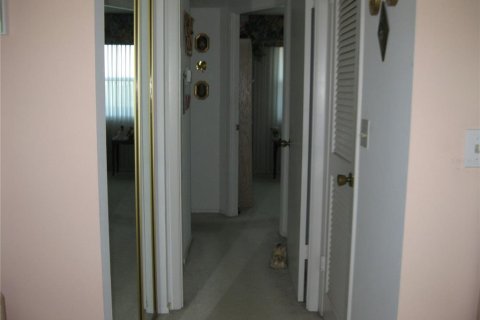 Condo in Bradenton, Florida, 2 bedrooms  № 1635805 - photo 13