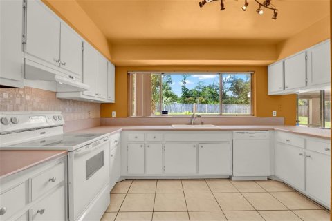 House in Altamonte Springs, Florida 3 bedrooms, 152.45 sq.m. № 1857842 - photo 9