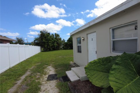 Villa ou maison à louer à Pompano Beach, Floride: 1 chambre, 40.88 m2 № 1938917 - photo 1