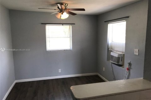 Casa en alquiler en Pompano Beach, Florida, 1 dormitorio, 40.88 m2 № 1938917 - foto 2
