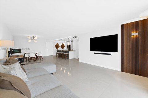 Copropriété à vendre à Hollywood, Floride: 2 chambres, 128.21 m2 № 2029246 - photo 2