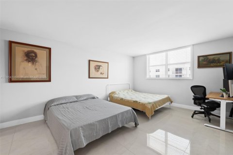 Copropriété à vendre à Hollywood, Floride: 2 chambres, 128.21 m2 № 2029246 - photo 11