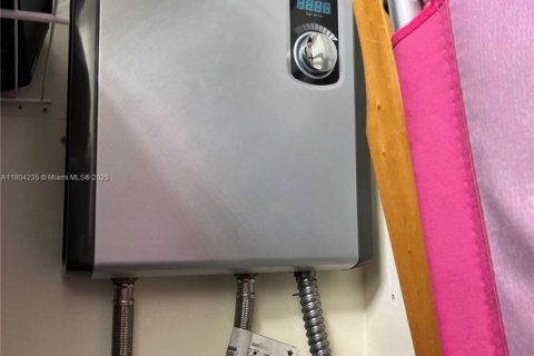 Copropriété à vendre à Hollywood, Floride: 2 chambres, 128.21 m2 № 2029246 - photo 19