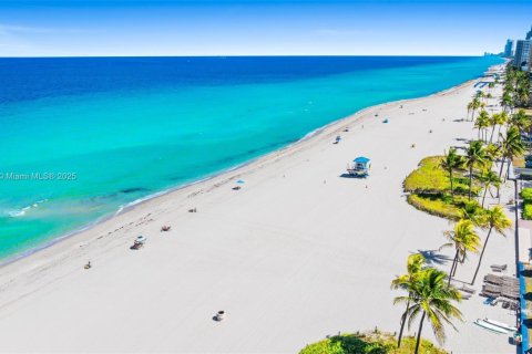 Copropriété à vendre à Hollywood, Floride: 2 chambres, 128.21 m2 № 2029246 - photo 30