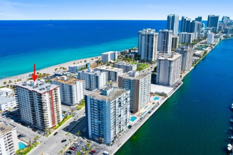 Copropriété à vendre à Hollywood, Floride: 2 chambres, 128.21 m2 № 2029246 - photo 27