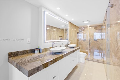 Copropriété à vendre à Hollywood, Floride: 2 chambres, 128.21 m2 № 2029246 - photo 12