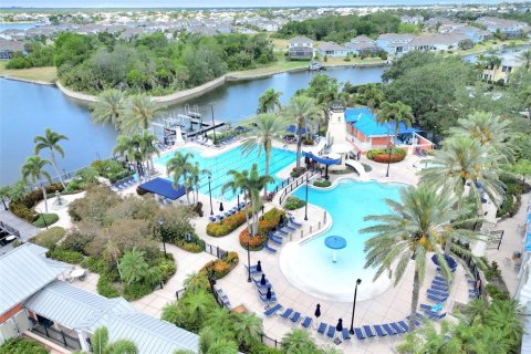 House in Apollo Beach, Florida 3 bedrooms, 143.63 sq.m. № 1666317 - photo 2