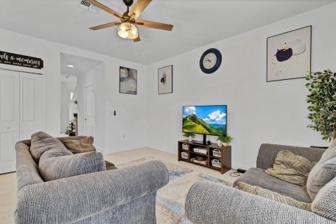 Townhouse in Sanford, Florida 3 bedrooms, 167.41 sq.m. № 1723876 - photo 12