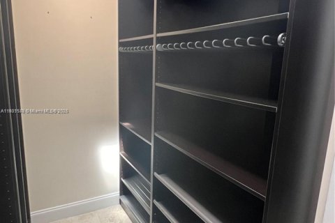 Снять в аренду кондоминиум в Авентура, Флорида 3 спальни, 106.19м2, № 2015767 - фото 9
