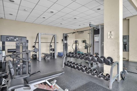Condo in Miami Beach, Florida, 2 bedrooms  № 1852099 - photo 20