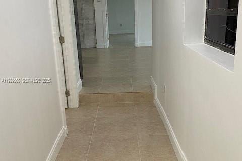 Снять в аренду виллу или дом в Катлер-Бей, Флорида 3 спальни, 120.12м2, № 1989858 - фото 15