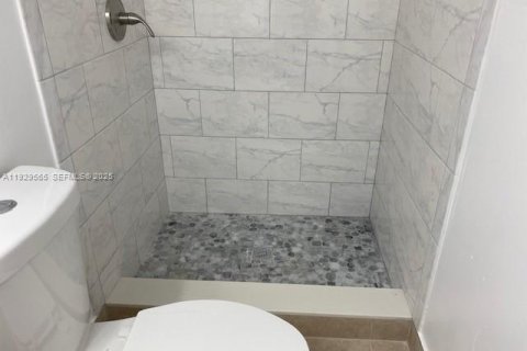 Снять в аренду виллу или дом в Катлер-Бей, Флорида 3 спальни, 120.12м2, № 1989858 - фото 12