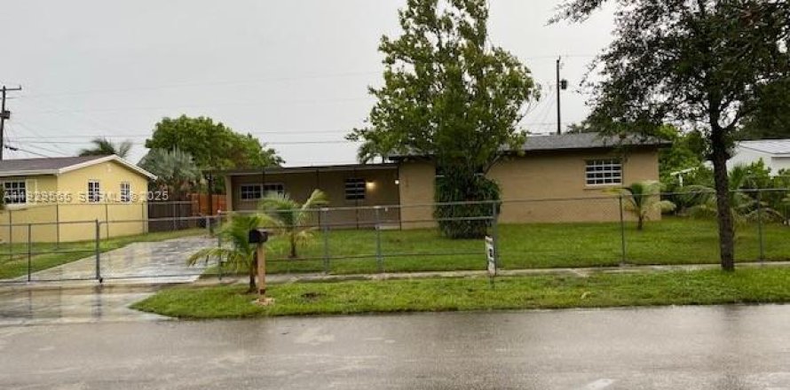 Дом в Катлер-Бей, Флорида 3 спальни, 120.12м2 № 1989858