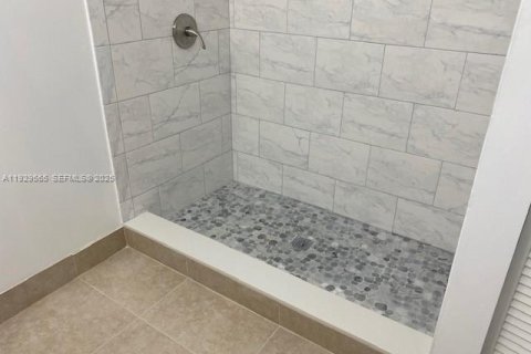 Снять в аренду виллу или дом в Катлер-Бей, Флорида 3 спальни, 120.12м2, № 1989858 - фото 6