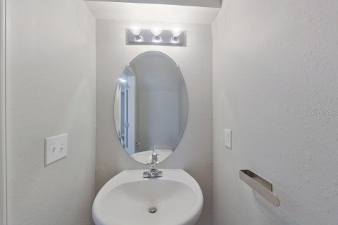 Villa ou maison à louer à Lehigh Acres, Floride: 4 chambres, 190.82 m2 № 2419235 - photo 8
