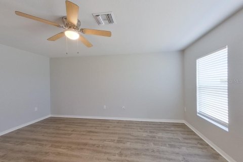 Villa ou maison à louer à Lehigh Acres, Floride: 4 chambres, 190.82 m2 № 2419235 - photo 5