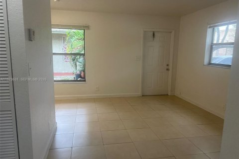 Casa en alquiler en Fort Lauderdale, Florida, 2 dormitorios, 212.37 m2 № 2080296 - foto 17