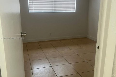 Casa en alquiler en Fort Lauderdale, Florida, 2 dormitorios, 212.37 m2 № 2080296 - foto 15
