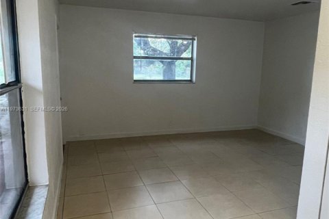 Casa en alquiler en Fort Lauderdale, Florida, 2 dormitorios, 212.37 m2 № 2080296 - foto 3